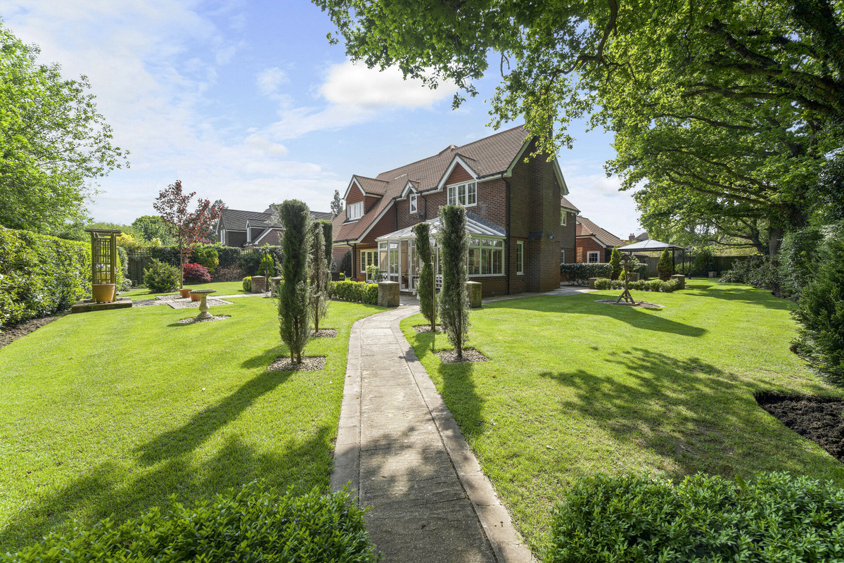 Detached House for sale with 5 bedrooms, Caigers Green Burridge Southampton, Hampshire Fine