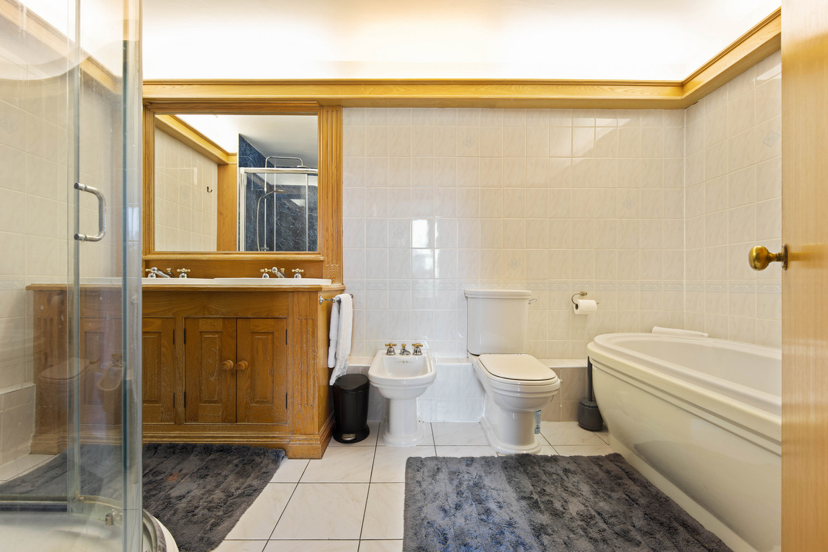 Detached House for sale with 5 bedrooms, Blundell Lane Bursledon