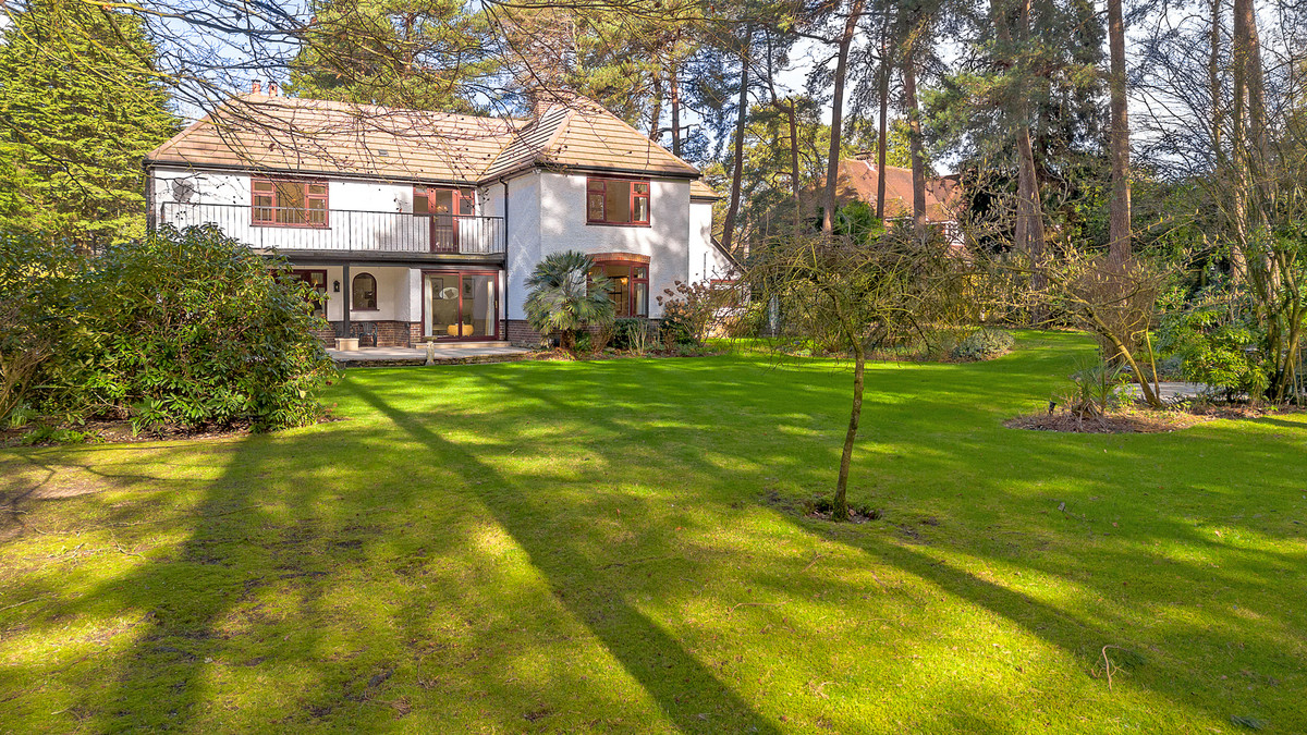 Detached House for sale with 5 bedrooms, Heatherlands Road Chilworth Southampton, Hampshire