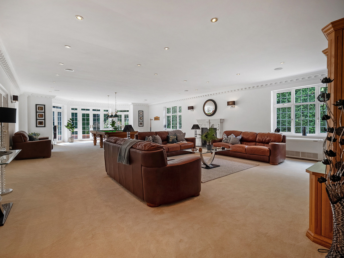 Detached House for sale with 11 bedrooms, Straight Mile Romsey, Hampshire Fine & Country