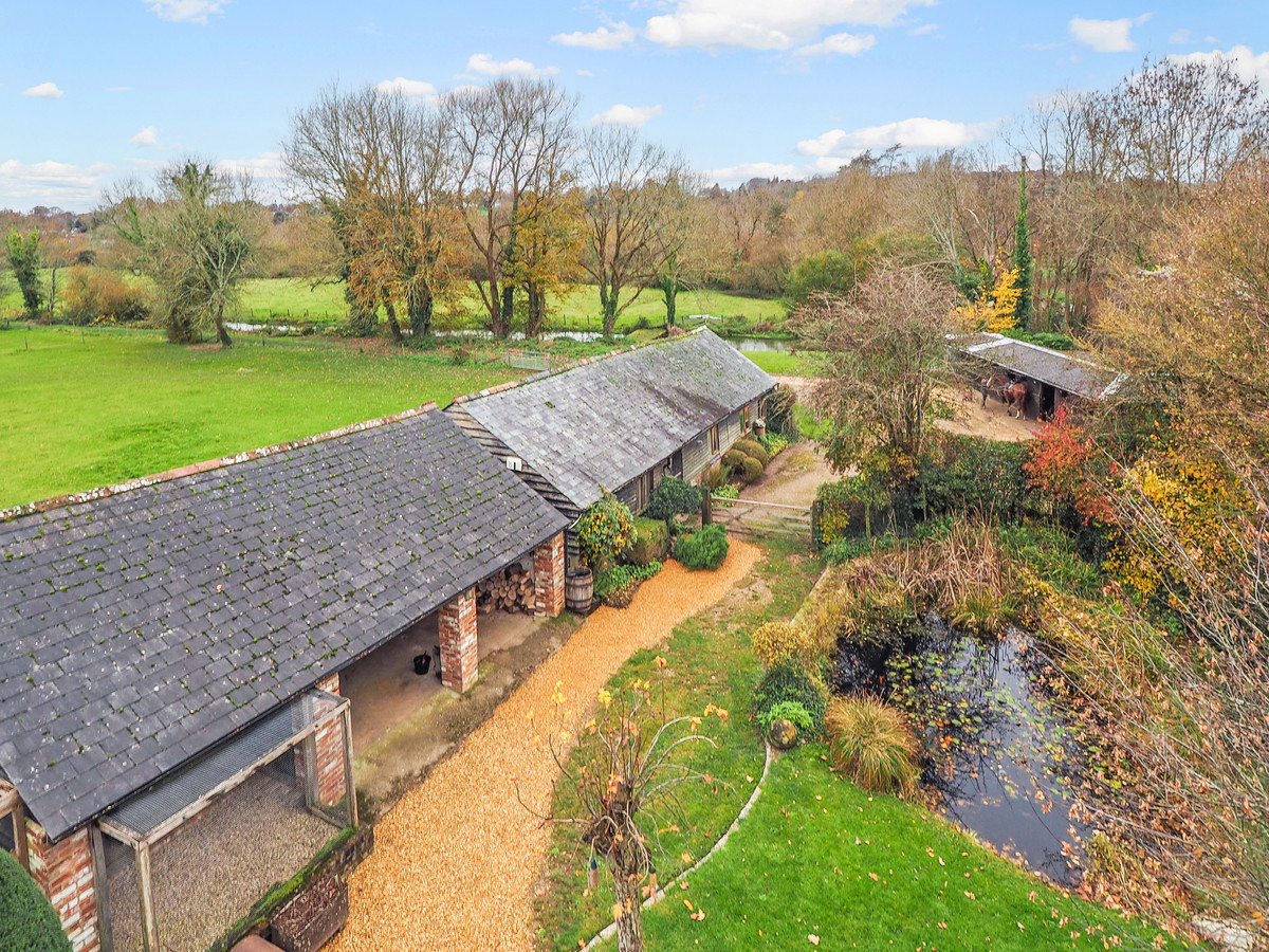 Farm House For Sale With 7 Bedrooms, Segars Lane Twyford Winchester ...