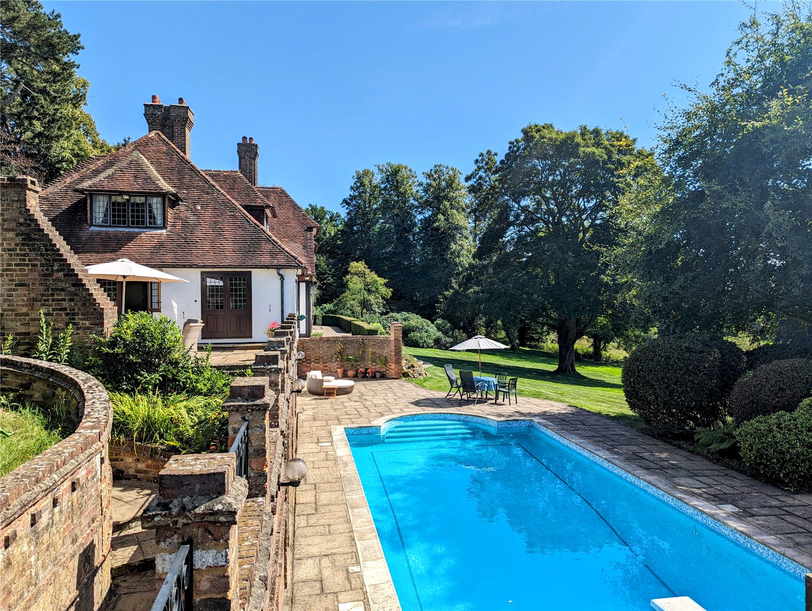 Detached House for sale with 5 bedrooms, Coopers Hill Road, Nutfield