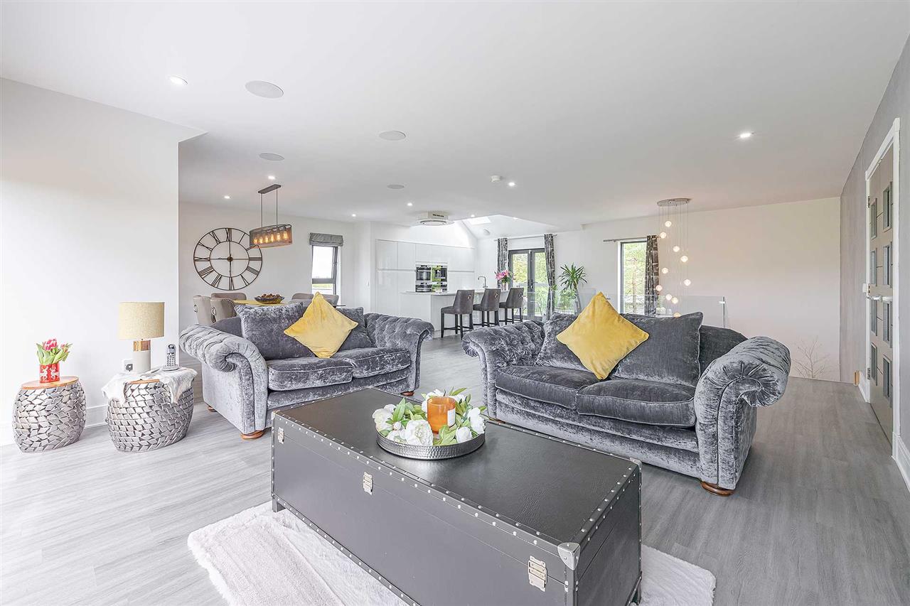 Detached House for sale with 5 bedrooms, Oakbank House, Bridgecastle