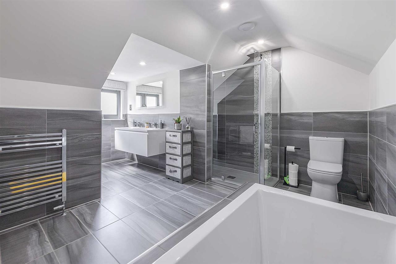 Detached House for sale with 5 bedrooms, Oakbank House, Bridgecastle