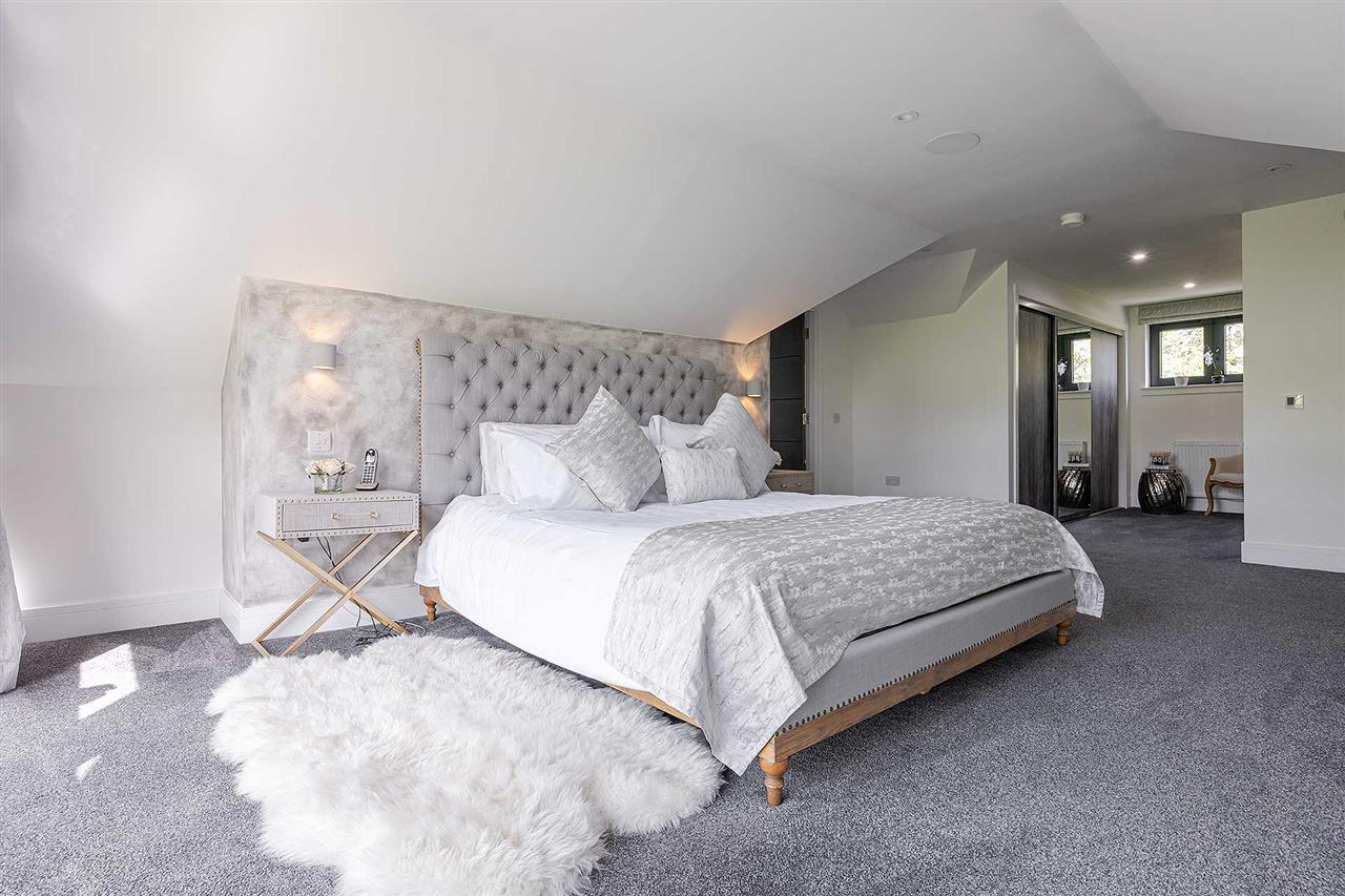 Detached House for sale with 5 bedrooms, Oakbank House, Bridgecastle