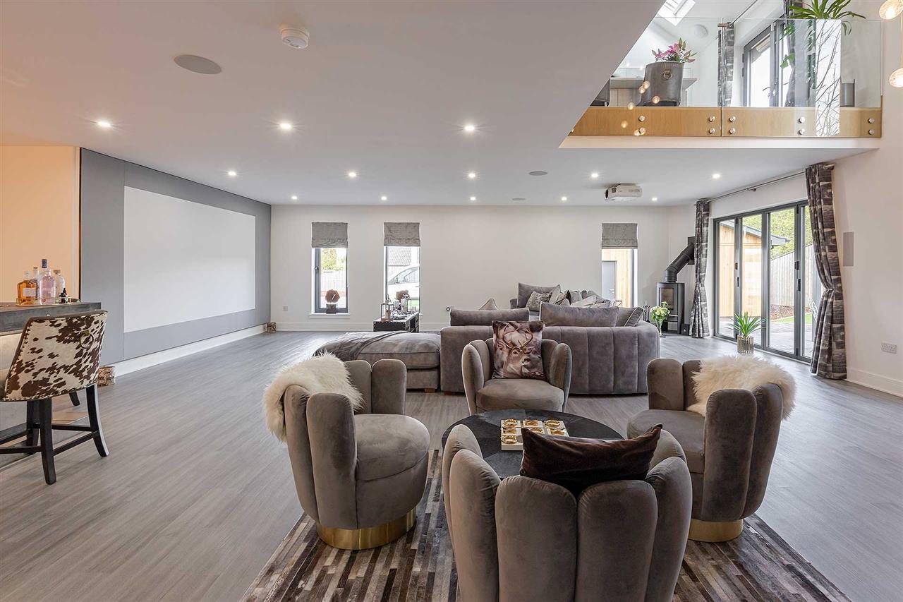 Detached House for sale with 5 bedrooms, Oakbank House, Bridgecastle