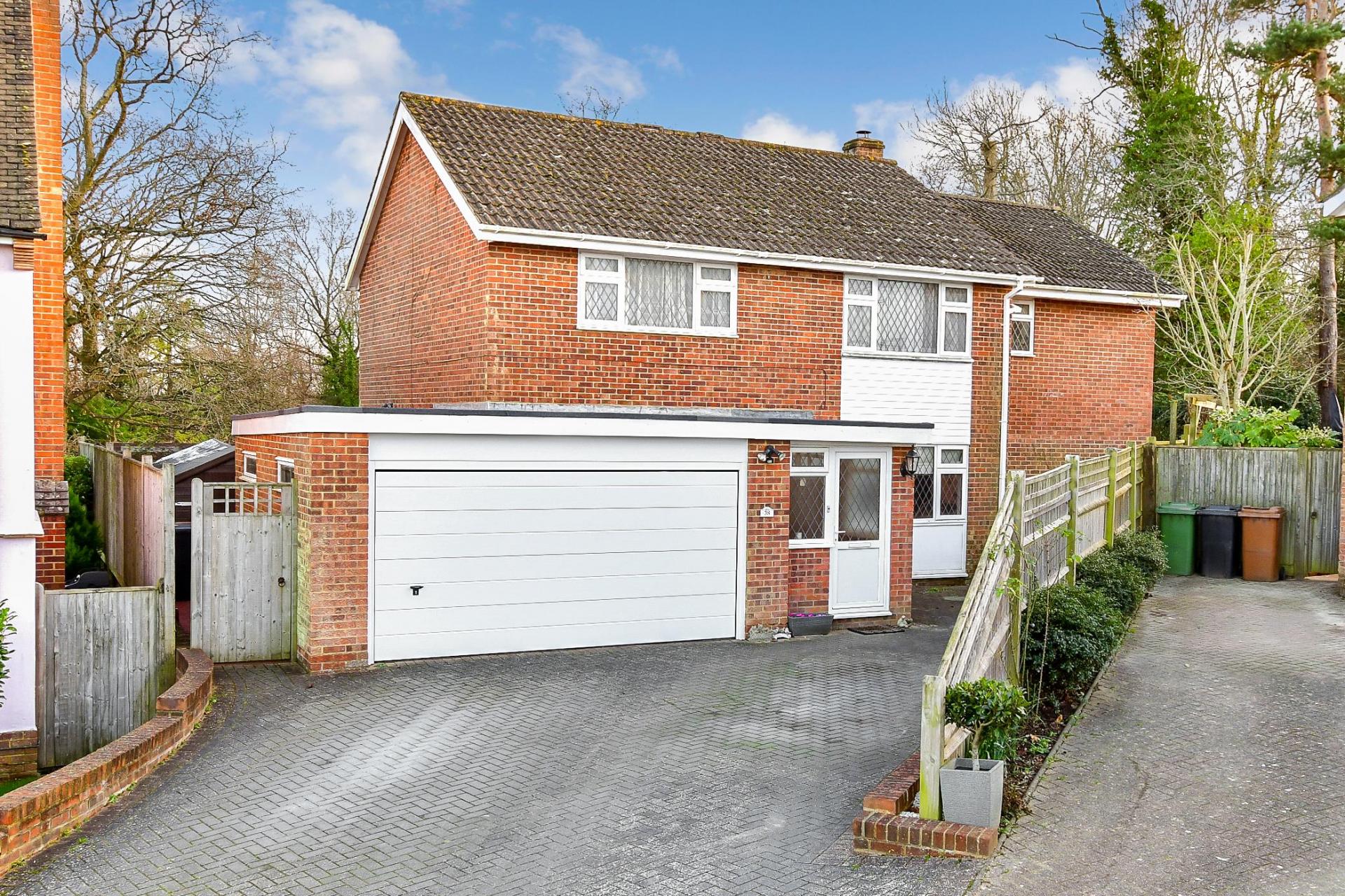 Detached House for sale with 4 bedrooms, Herons Way. Pembury Tunbridge