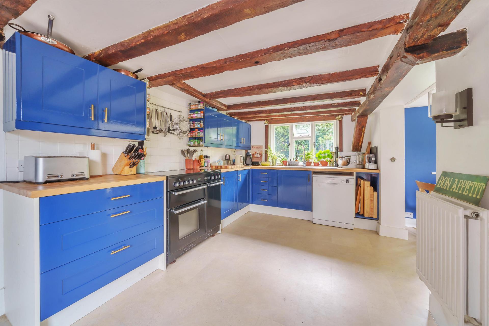 Detached House for sale with 5 bedrooms, Cade Street, Heathfield Fine
