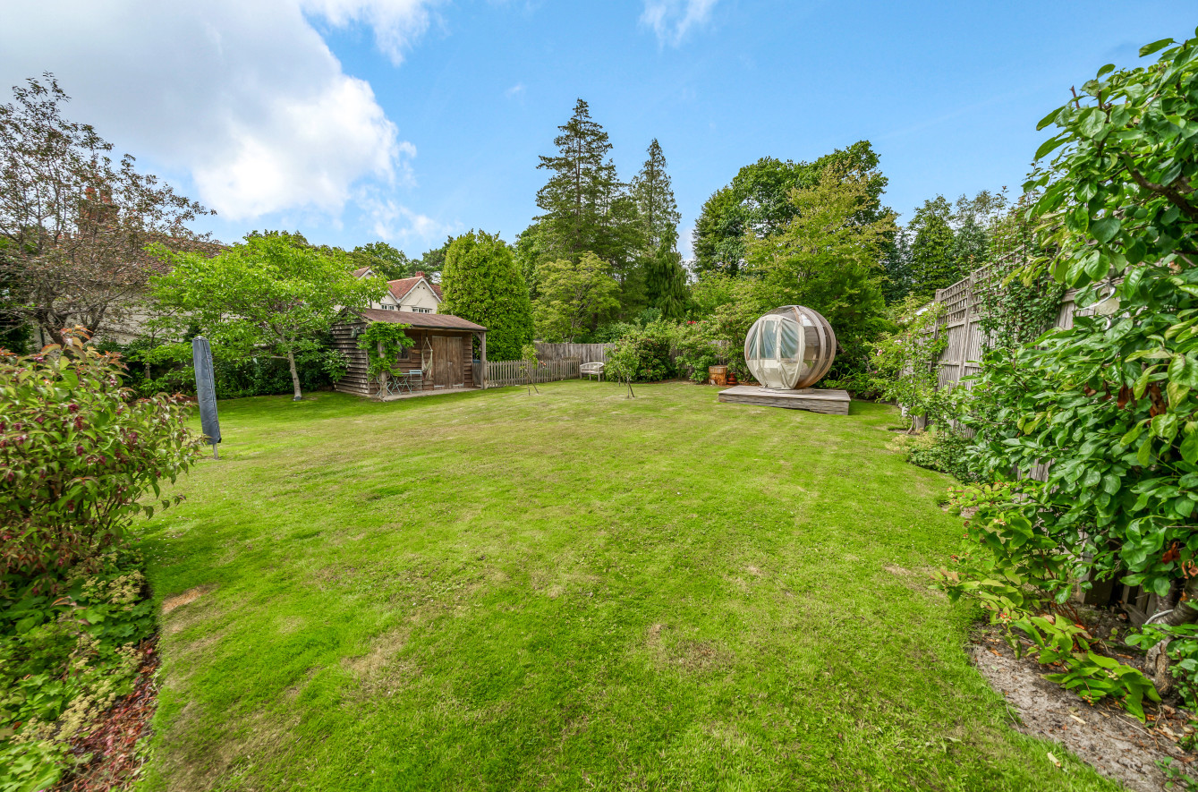 Detached House for sale with 6 bedrooms, Hurtis Hill, Crowborough