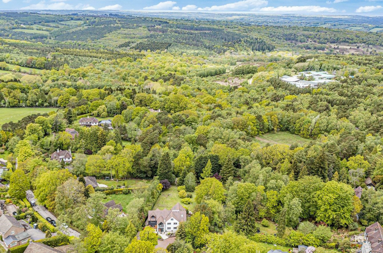 Detached House for sale with 6 bedrooms, Glenmore Road, Crowborough Warren Fine & Country