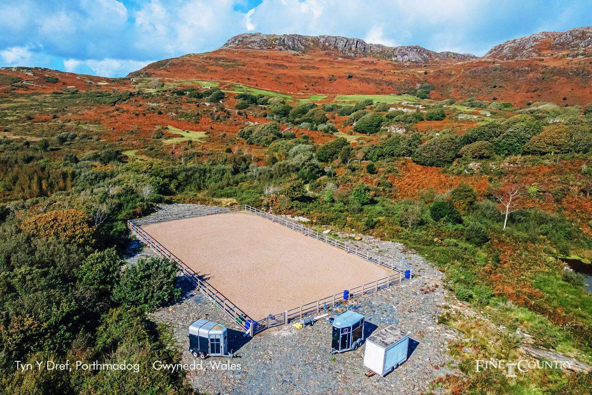 Detached Bungalow for sale with 4 bedrooms, Morfa Bychan Road
