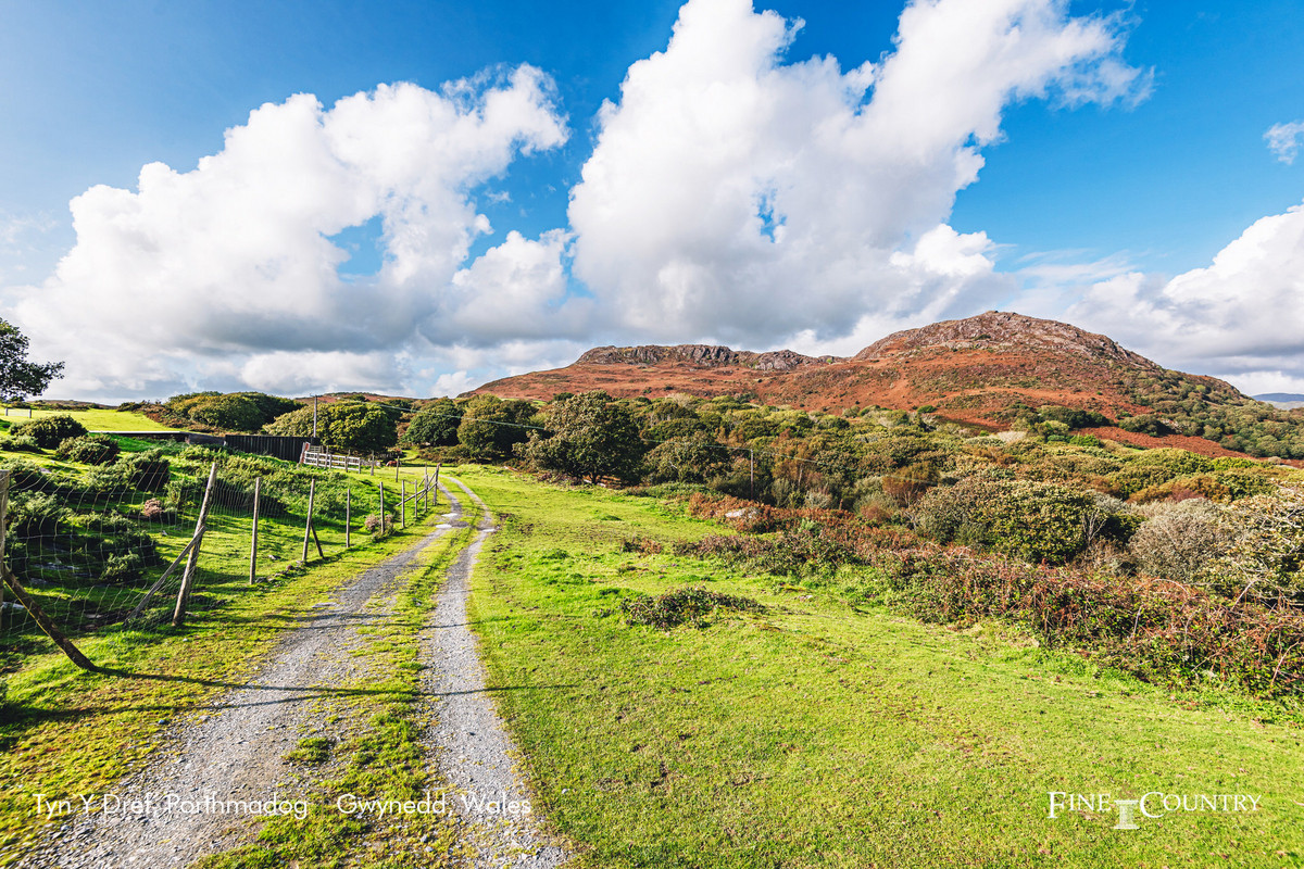 Detached Bungalow for sale with 4 bedrooms, Morfa Bychan Road