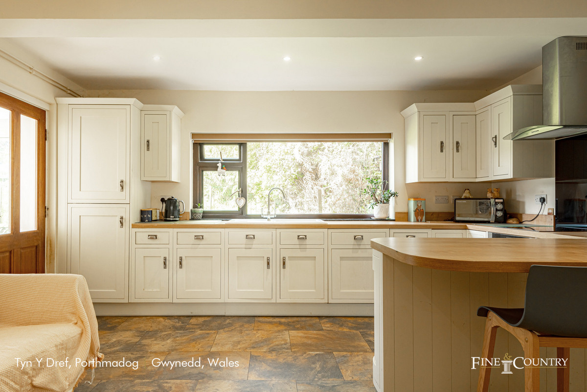 Detached Bungalow for sale with 4 bedrooms, Morfa Bychan Road, Porthmadog Fine & Country