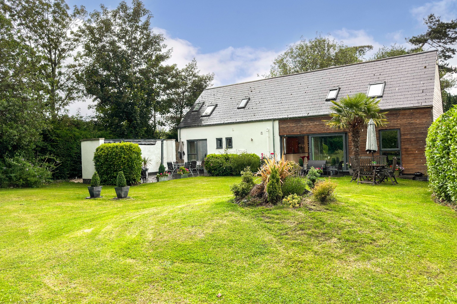 Detached House for sale with 3 bedrooms, Cedar Grove, Beverley Fine