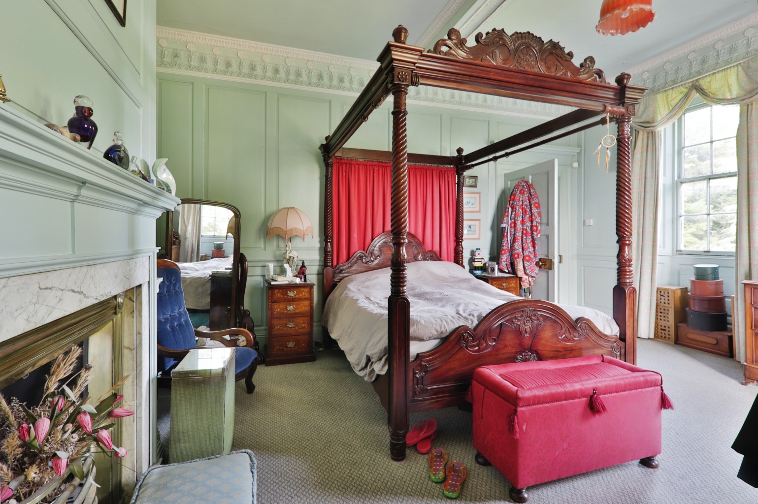 Detached House for sale with 4 bedrooms, Whitgift, Goole Fine & Country