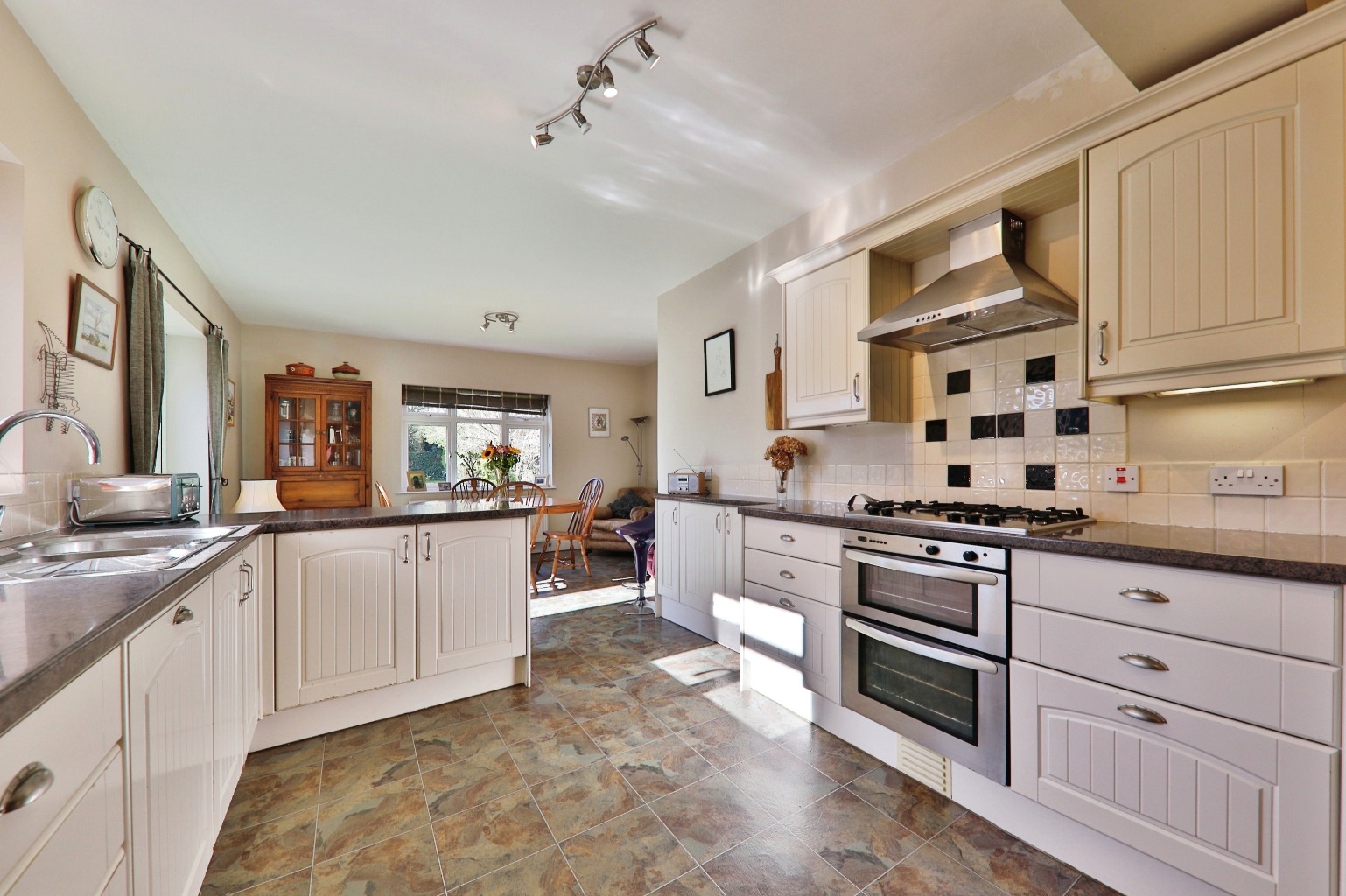 Detached House for sale with 4 bedrooms, Molescroft Road, Molescroft Fine & Country