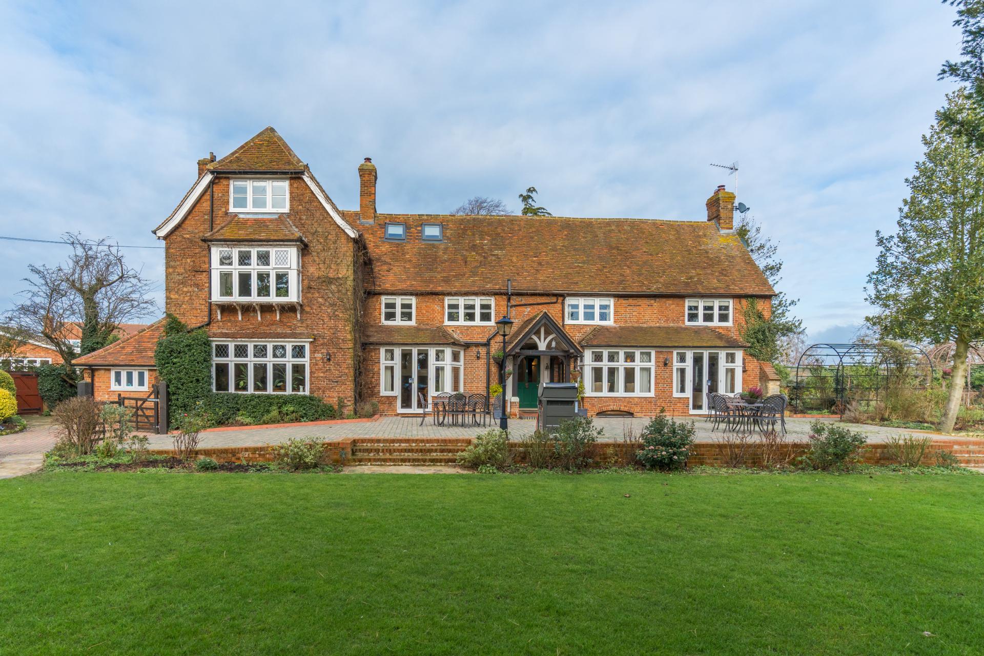 6 bedroom Manor House for sale in Buckinghamshire