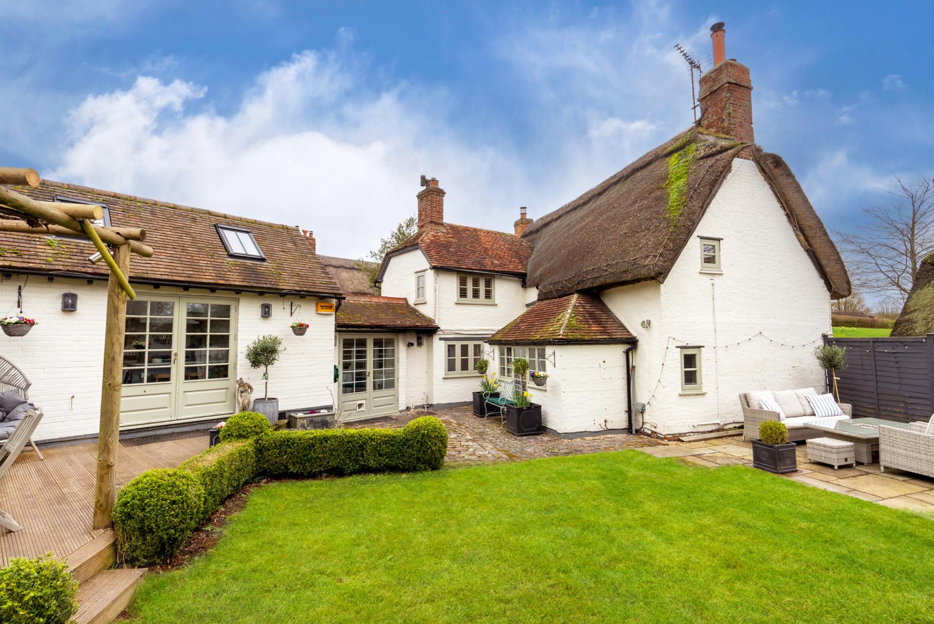 Cottage for sale with 3 bedrooms, Yew Tree Cottage, Weedon | Fine & Country