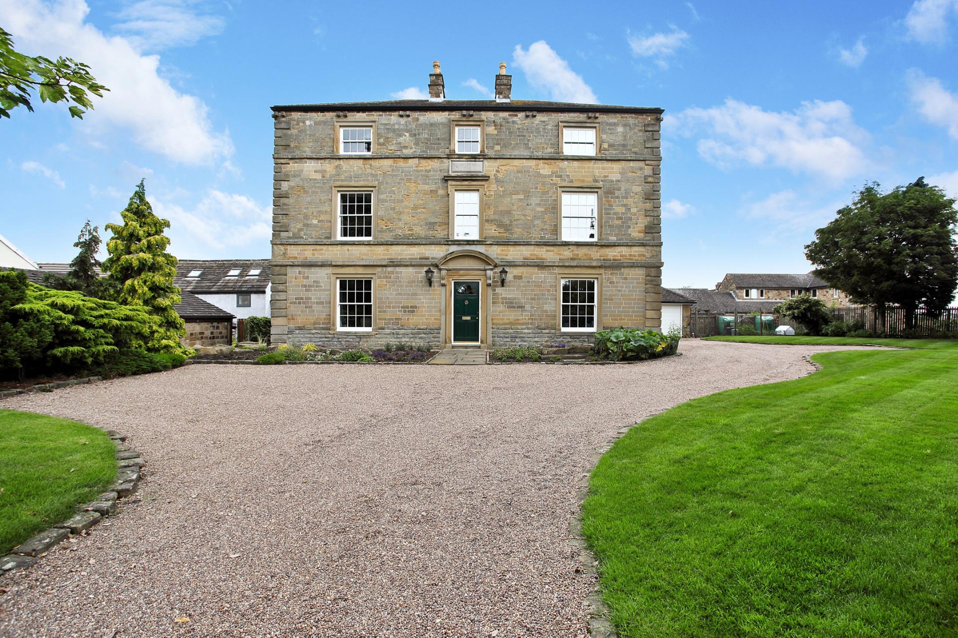 5 bedroom Detached House for sale in Barnsley