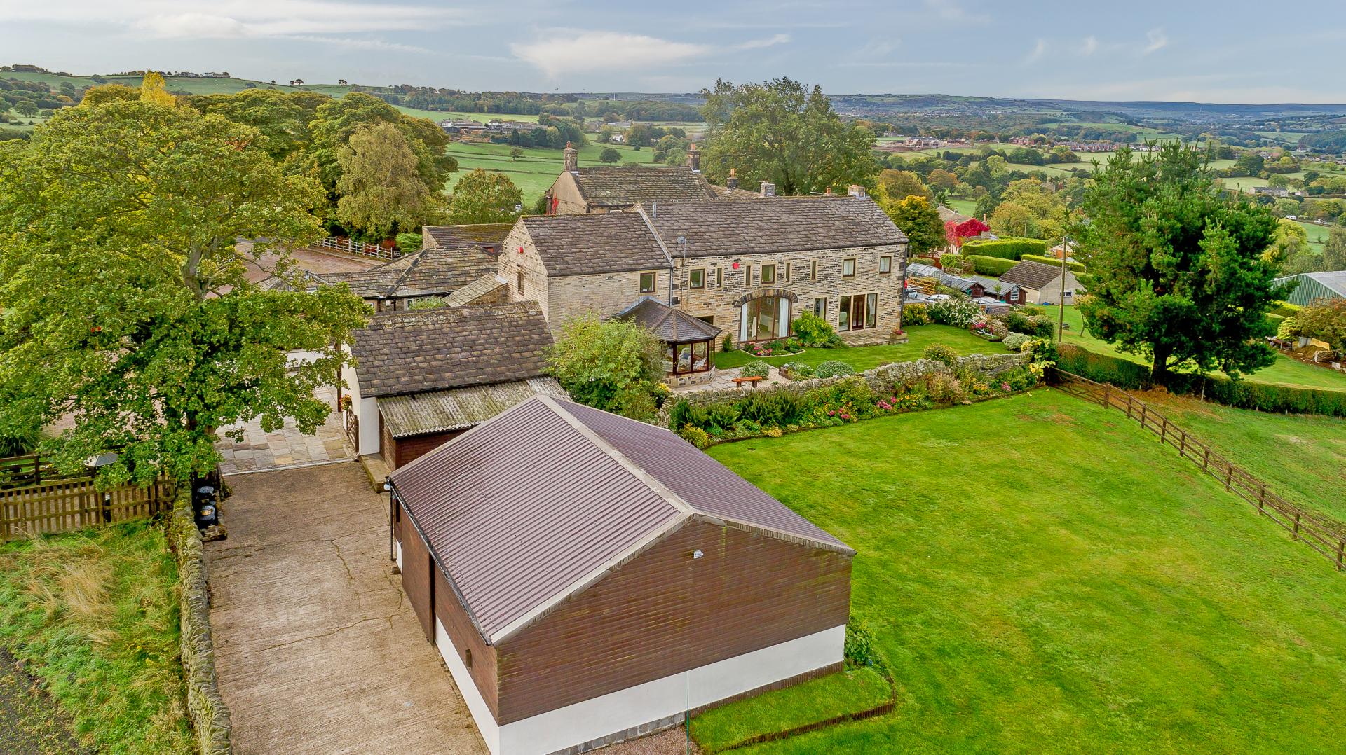 6 bedroom Barn Conversion for sale in Huddersfield