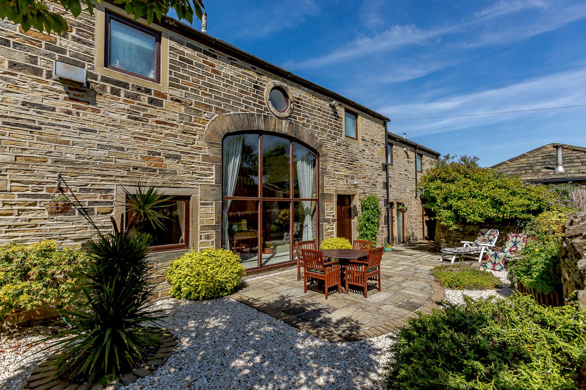 6 bedroom Barn Conversion for sale in Huddersfield