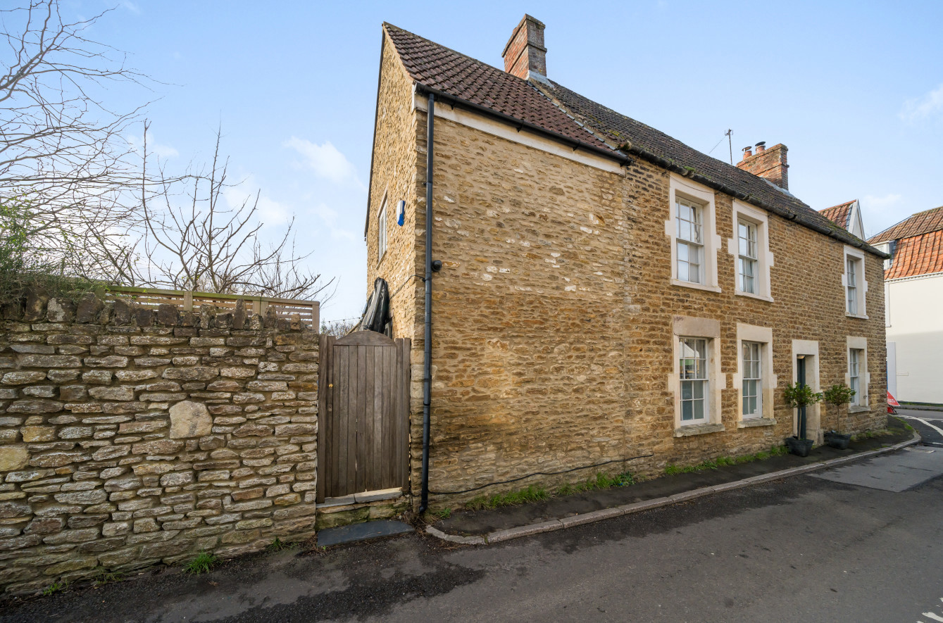 House for sale with 4 bedrooms, Sandy Lane, Beckington Fine & Country