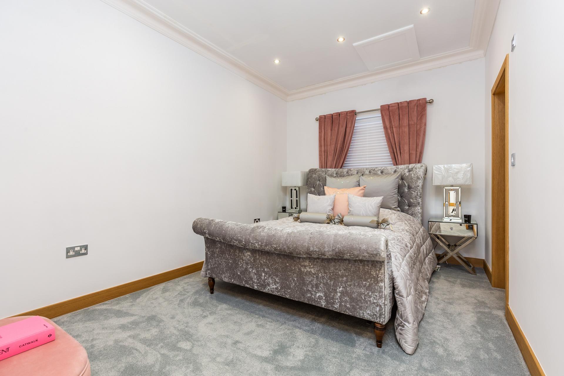 Detached House for sale with 5 bedrooms, 138 North Road, Retford Fine