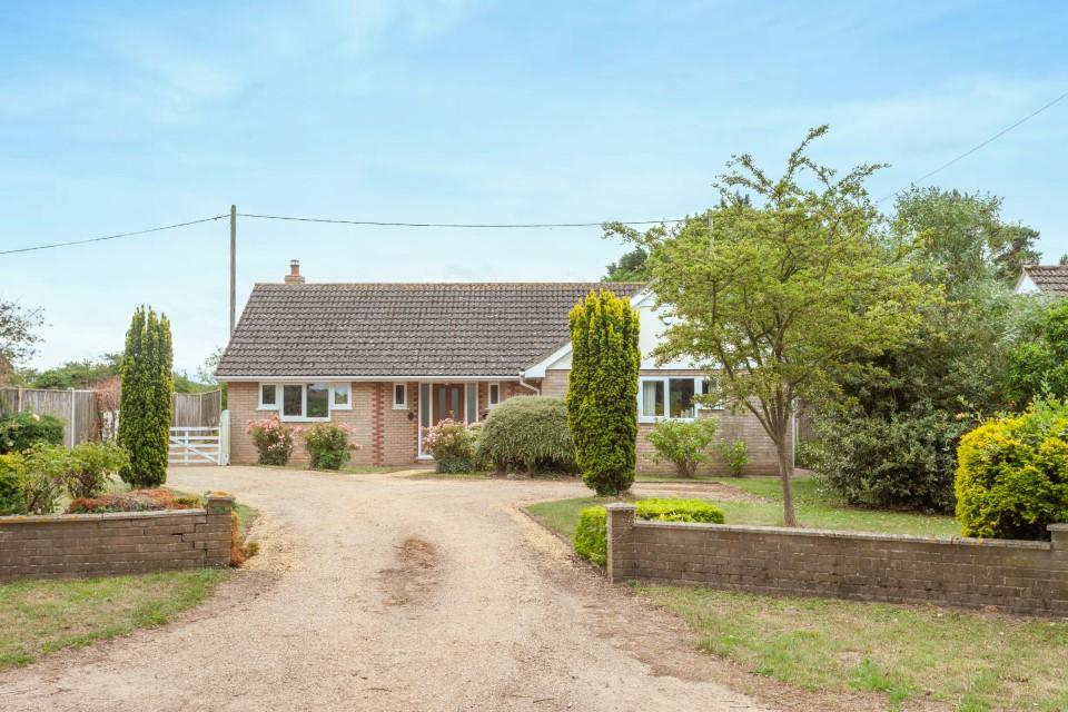 3 bedroom Detached Bungalow for sale in Beccles