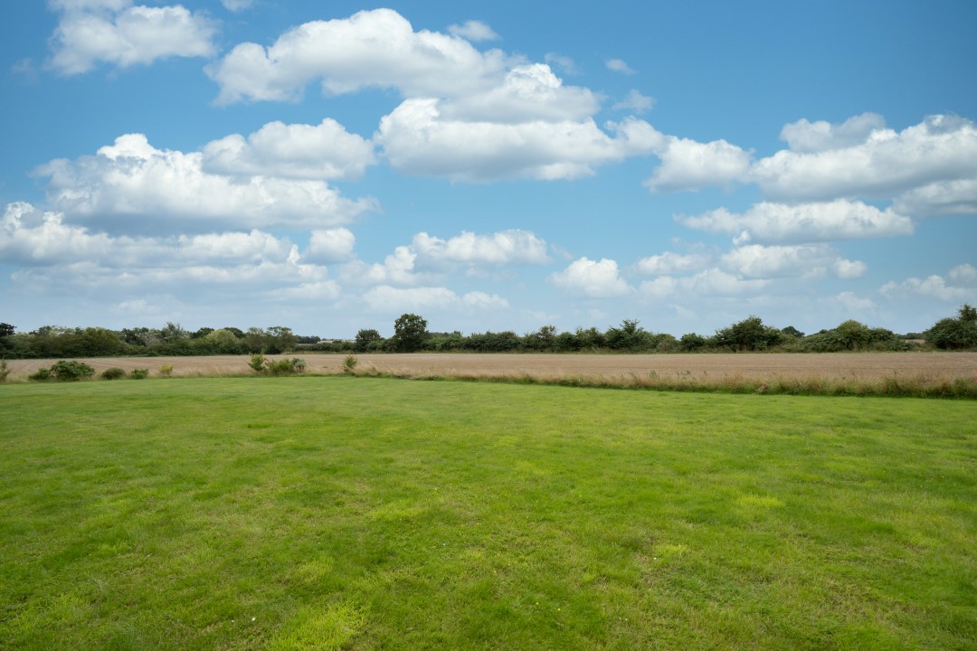 SemiDetached House for sale with 3 bedrooms, Barsham, Beccles Fine
