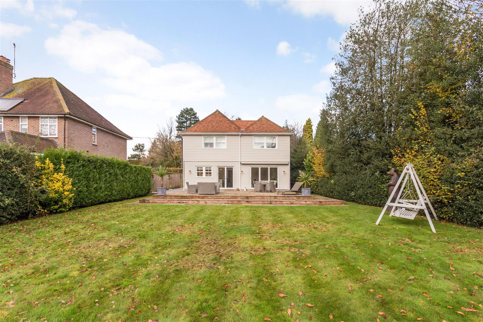 4 bedroom Detached House for sale in Bovingdon