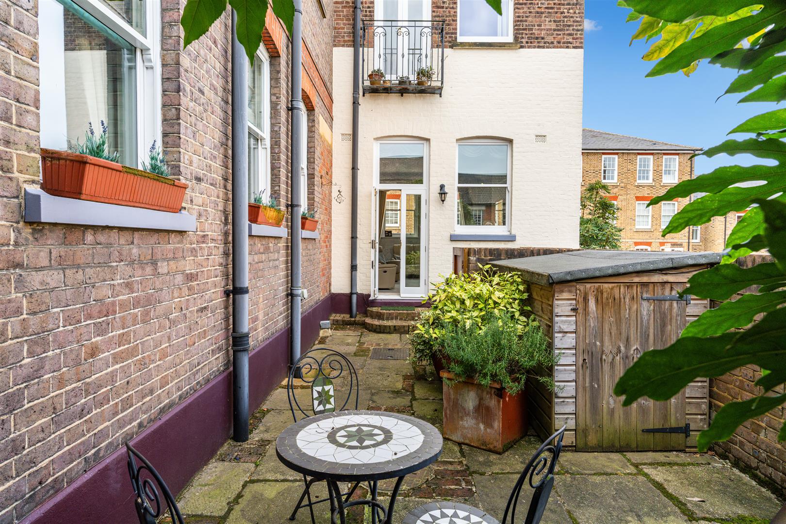 Apartment for sale with 2 bedrooms, Ravens Lane, Berkhamsted Fine