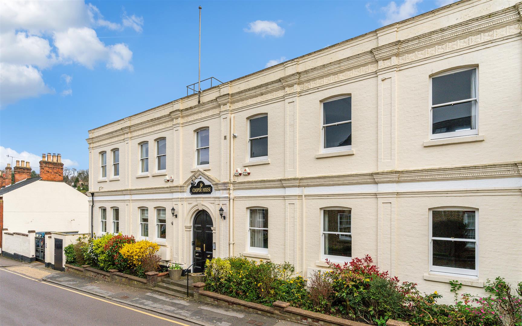 Apartment for sale with 2 bedrooms, Ravens Lane, Berkhamsted Fine