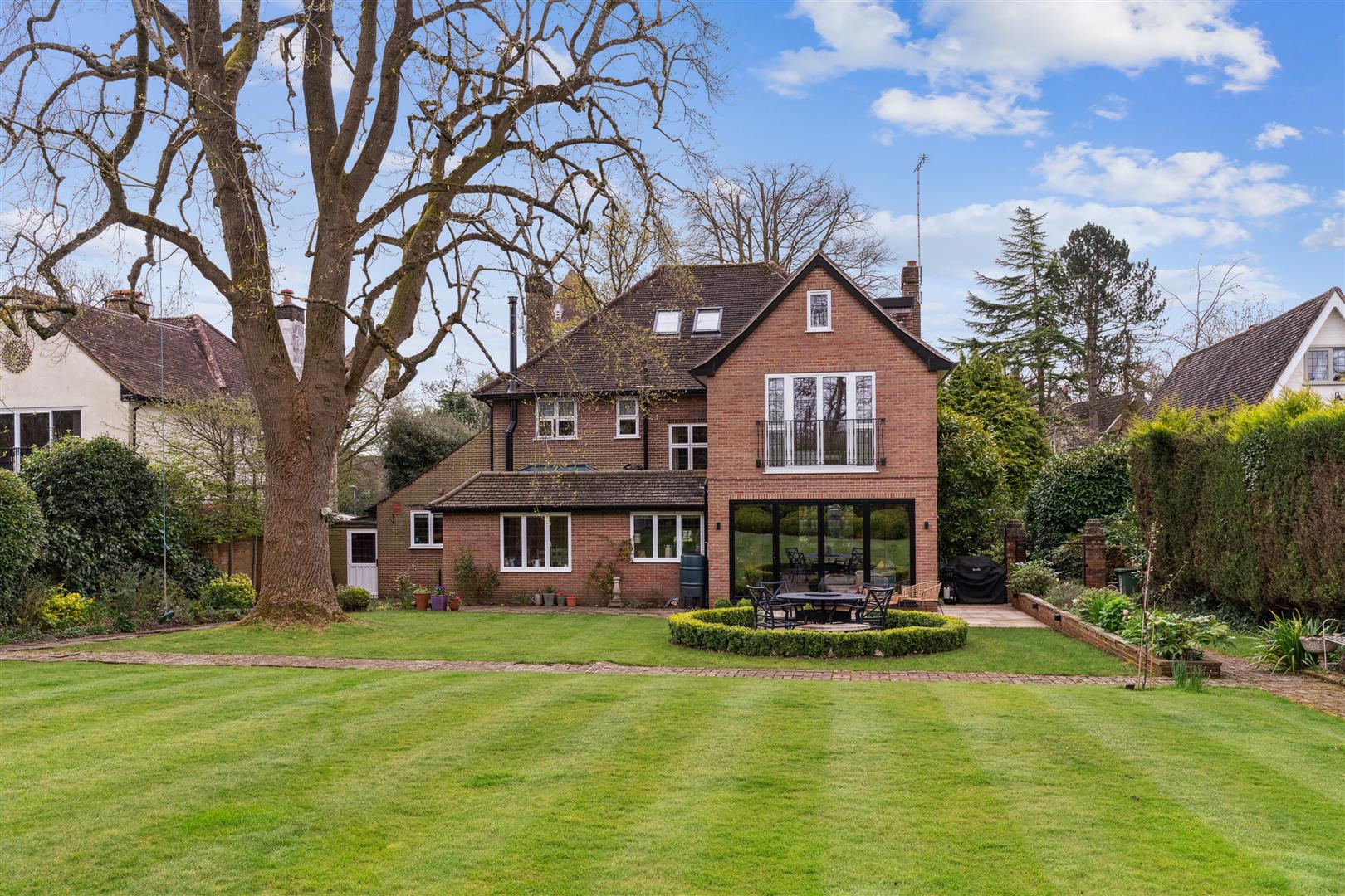 Detached House for sale with 5 bedrooms, Cross Oak Road, Berkhamsted