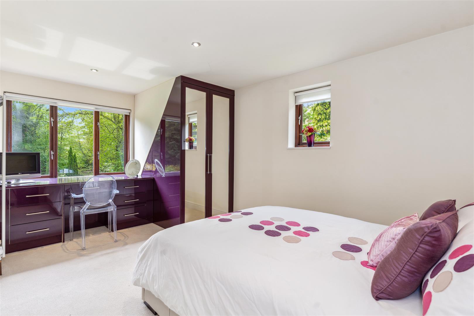 Detached House for sale with 6 bedrooms, Cholesbury Road, Wigginton