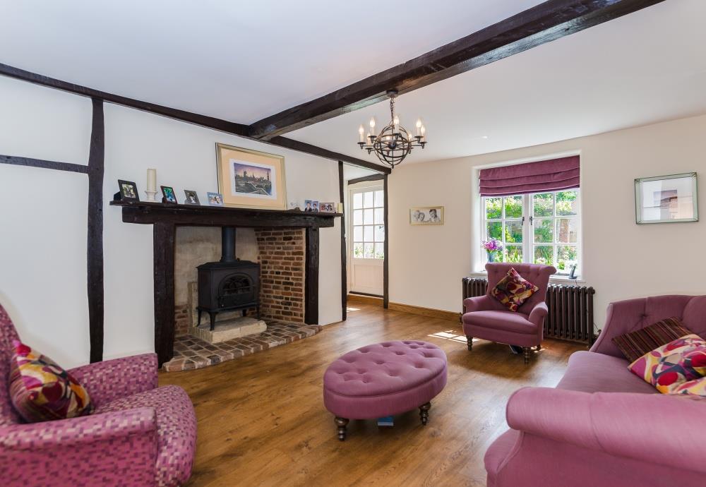 Detached House for sale with 6 bedrooms, Buckland, Aylesbury Fine