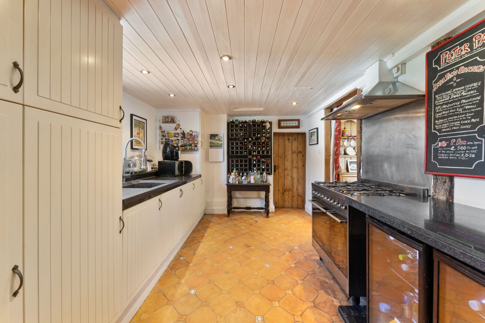 Detached House for sale with 7 bedrooms, London Road, Spellbrook Fine