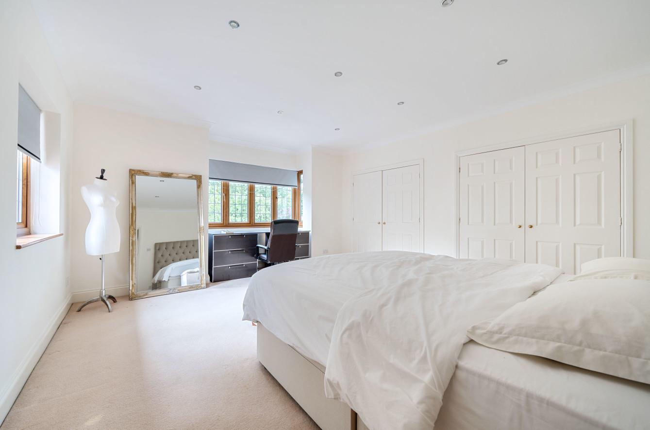 Detached House for sale with 5 bedrooms, The Ridgeway, Cuffley Fine