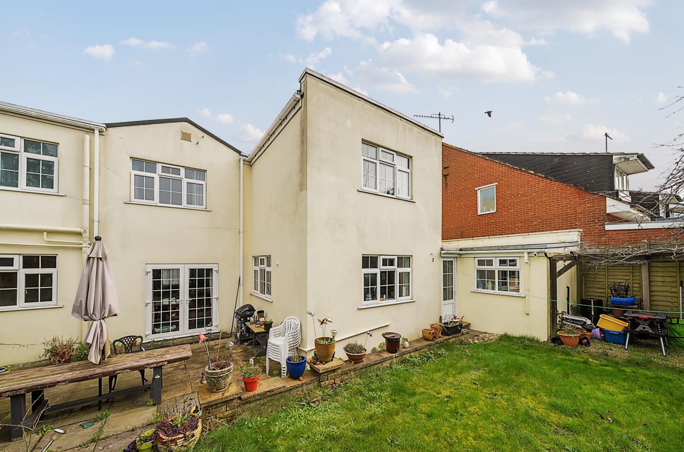 Detached House for sale with 4 bedrooms, South Mimms, Potters Bar Fine & Country