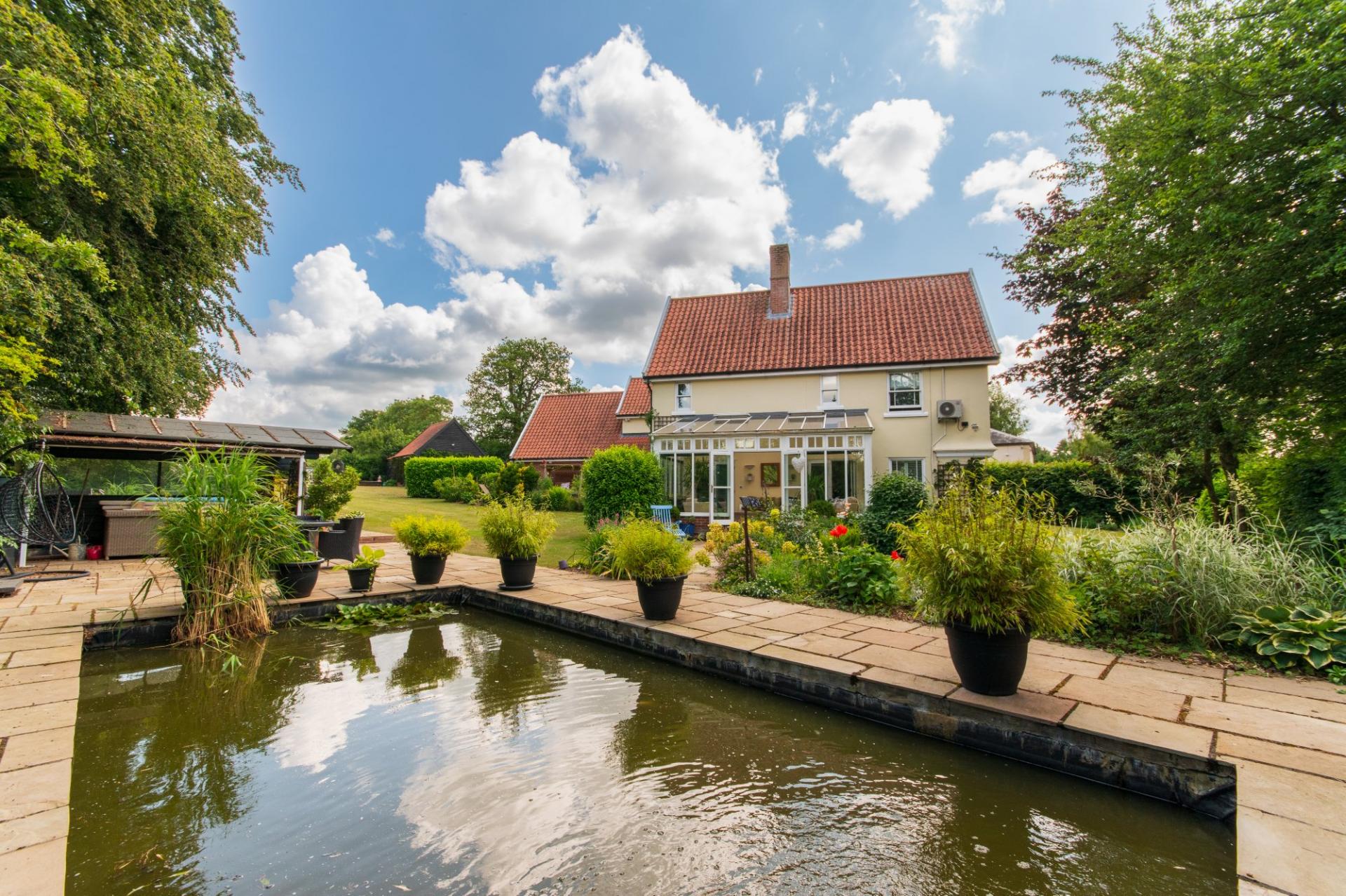 Detached House for sale with 6 bedrooms, Beyton, Bury St Edmunds Fine