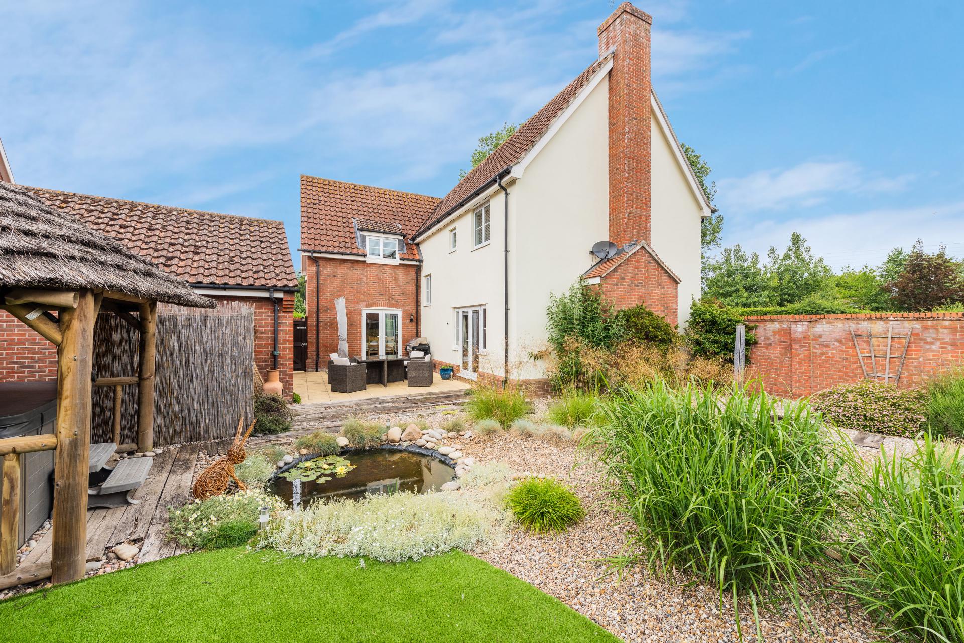 4 bedroom Detached House for sale in Bury St. Edmunds