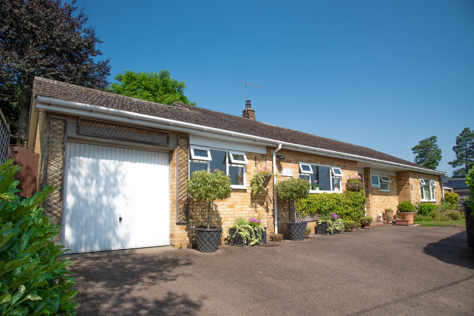 4 bedroom Detached Bungalow for sale in Bury St Edmunds