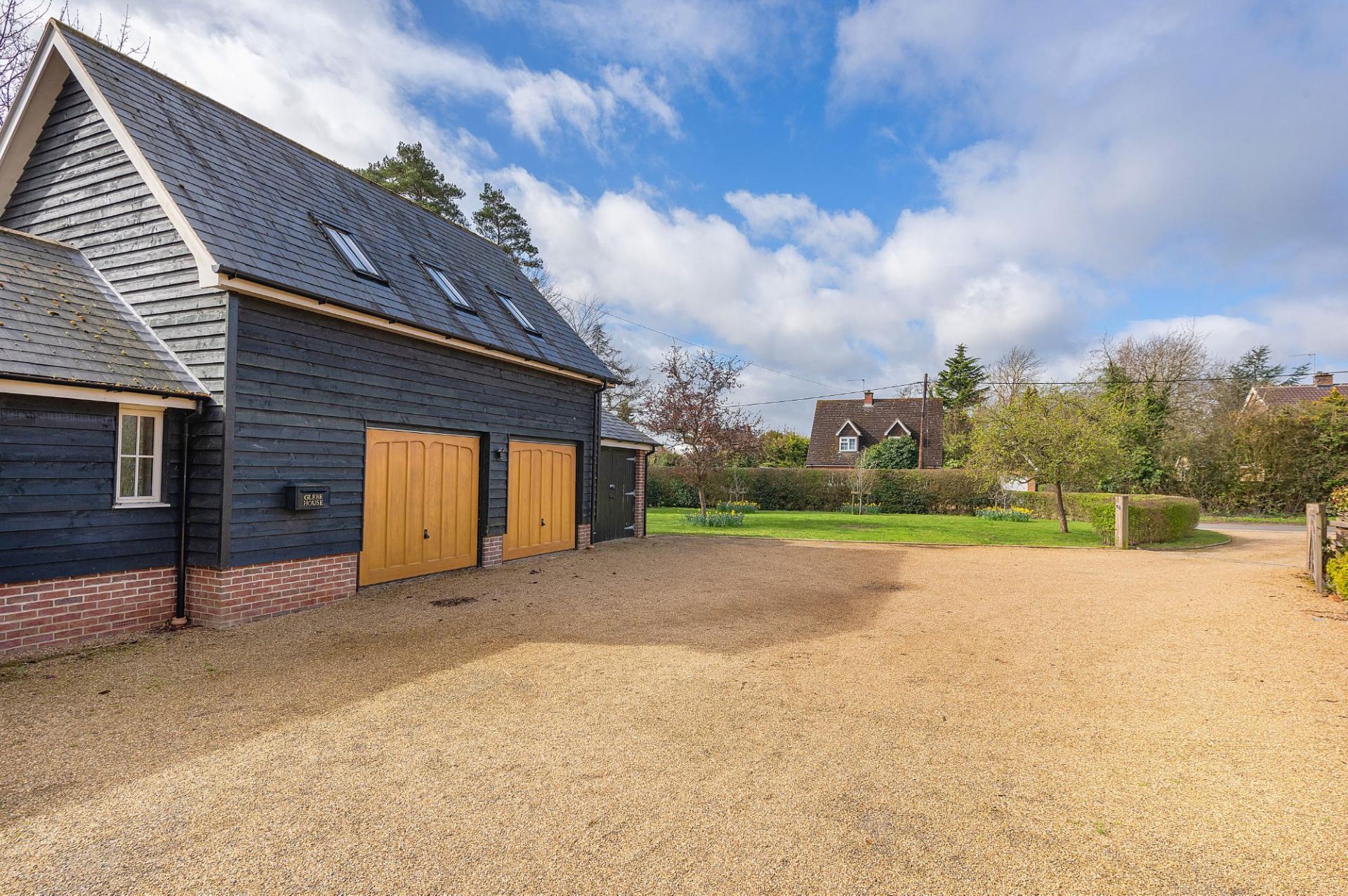 Detached House for sale with 5 bedrooms, Church Road, Beyton Fine