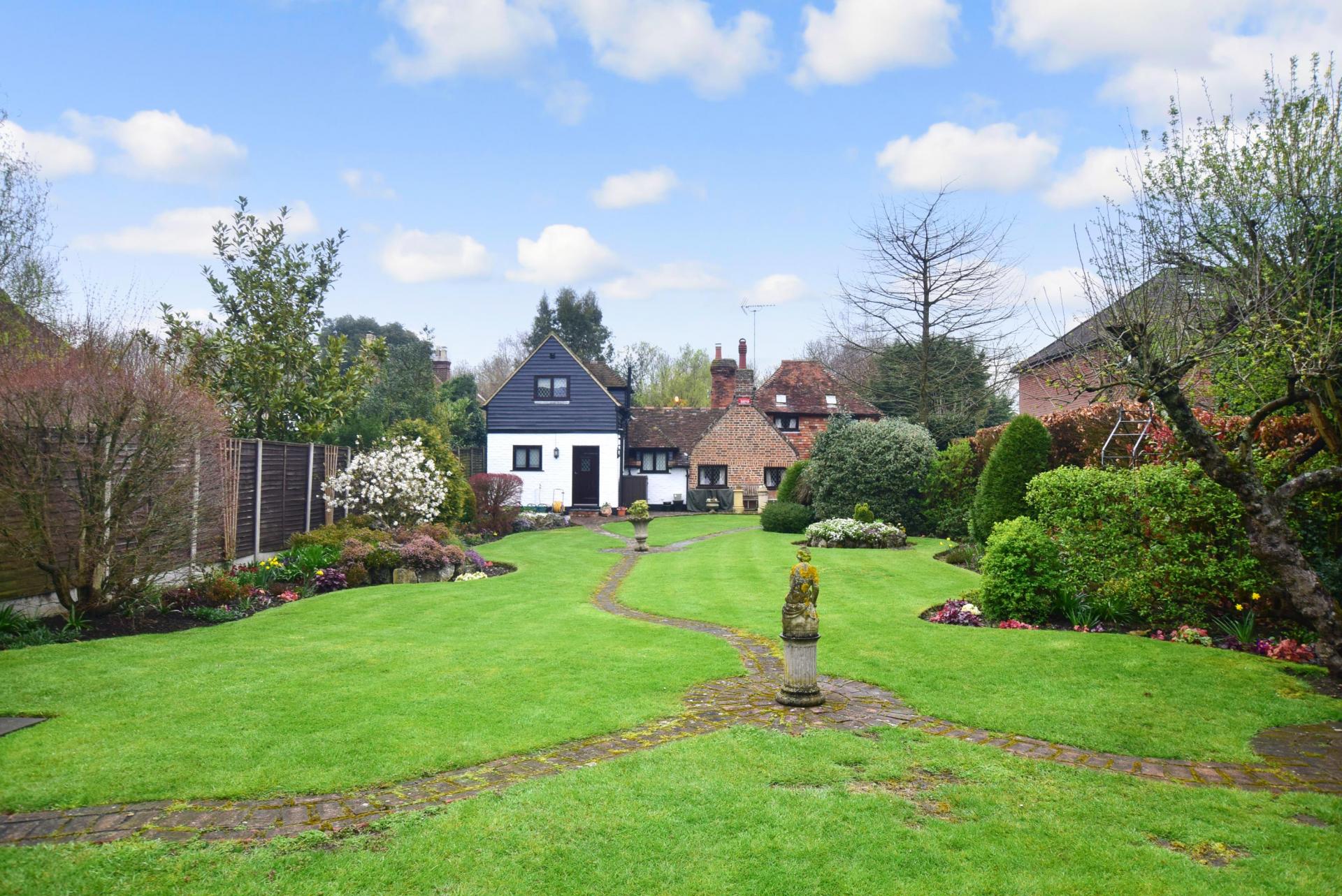 4 bedroom Detached House for sale in Canterbury