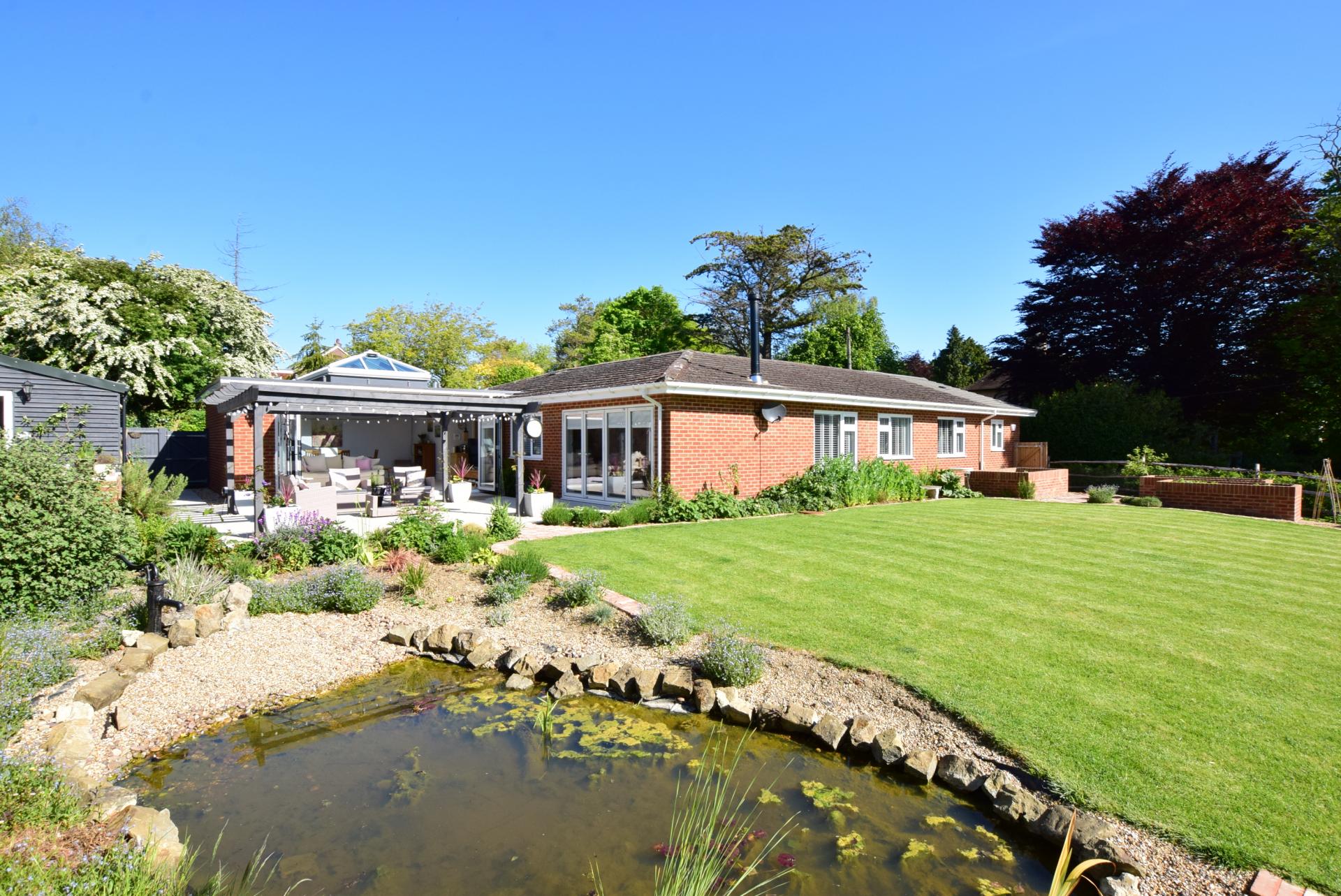 4 bedroom House for sale in Folkestone