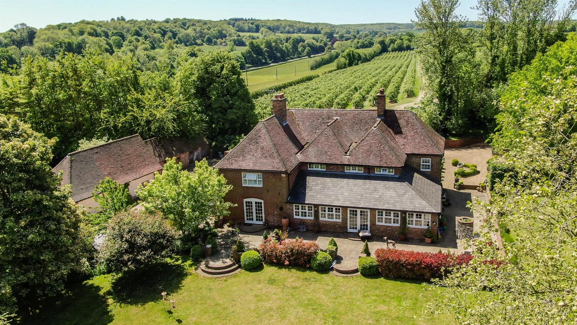 5 bedroom Detached House for sale in Canterbury