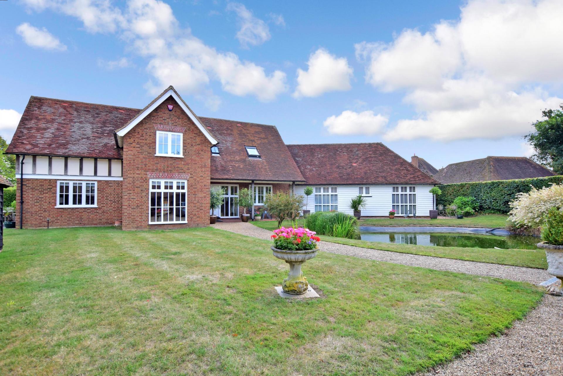 5 bedroom Detached House for sale in Canterbury