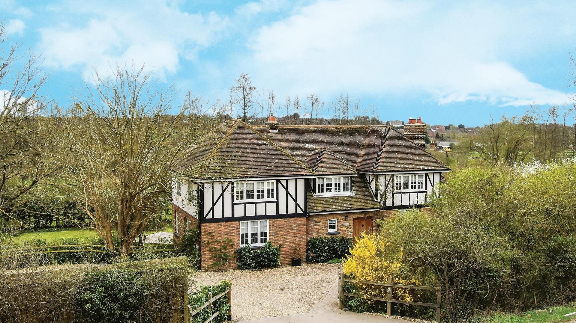 5 bedroom Detached House for sale in Canterbury