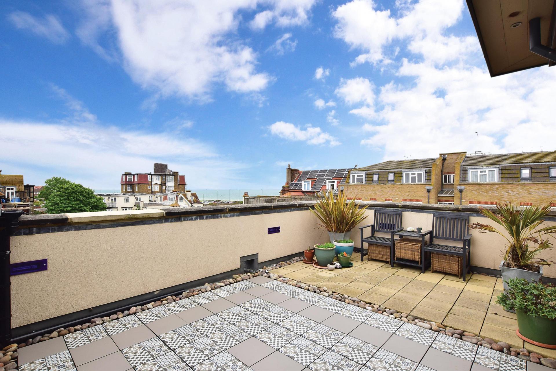 3 bedroom Apartment for sale in Margate