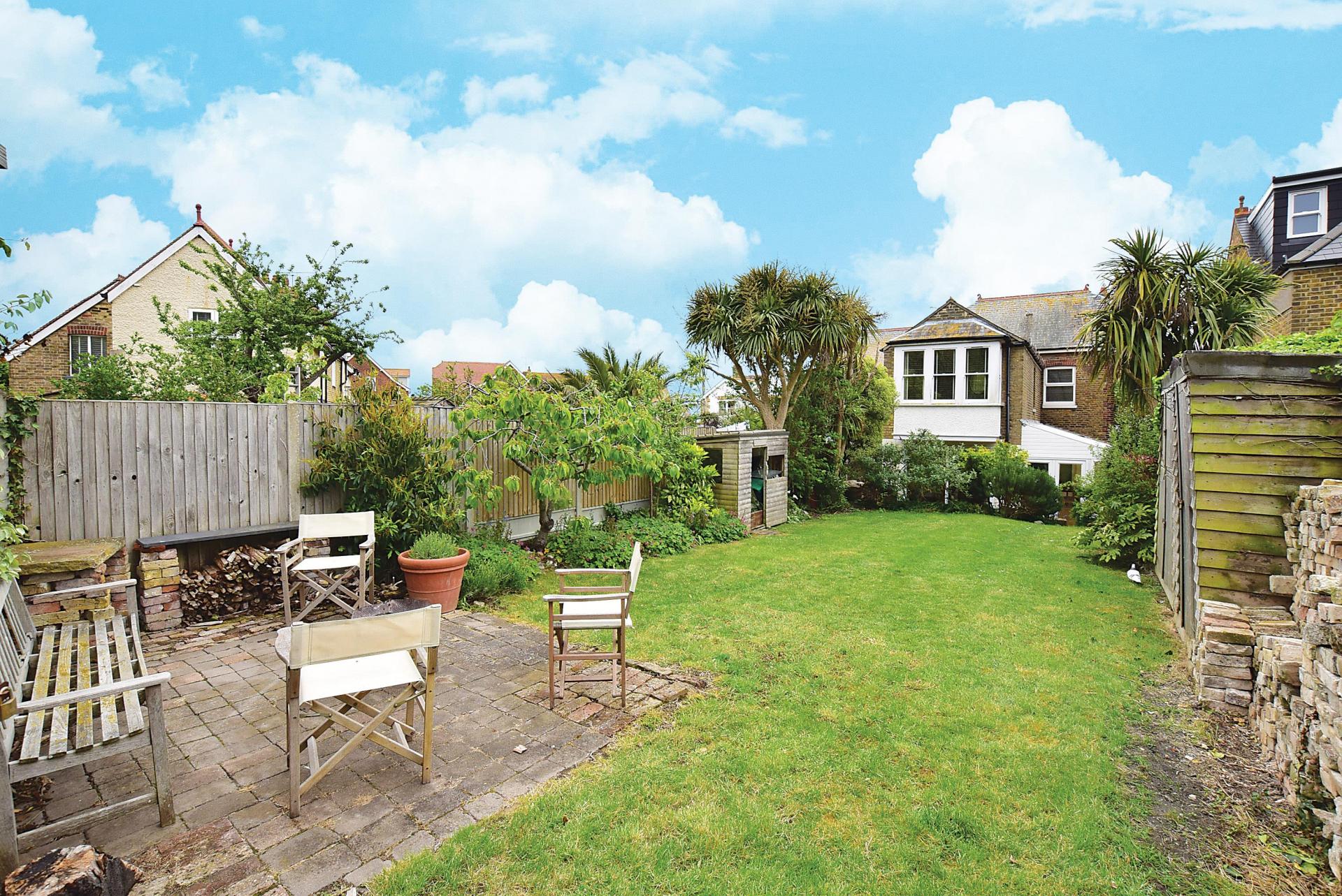 4 bedroom Detached House for sale in Broadstairs