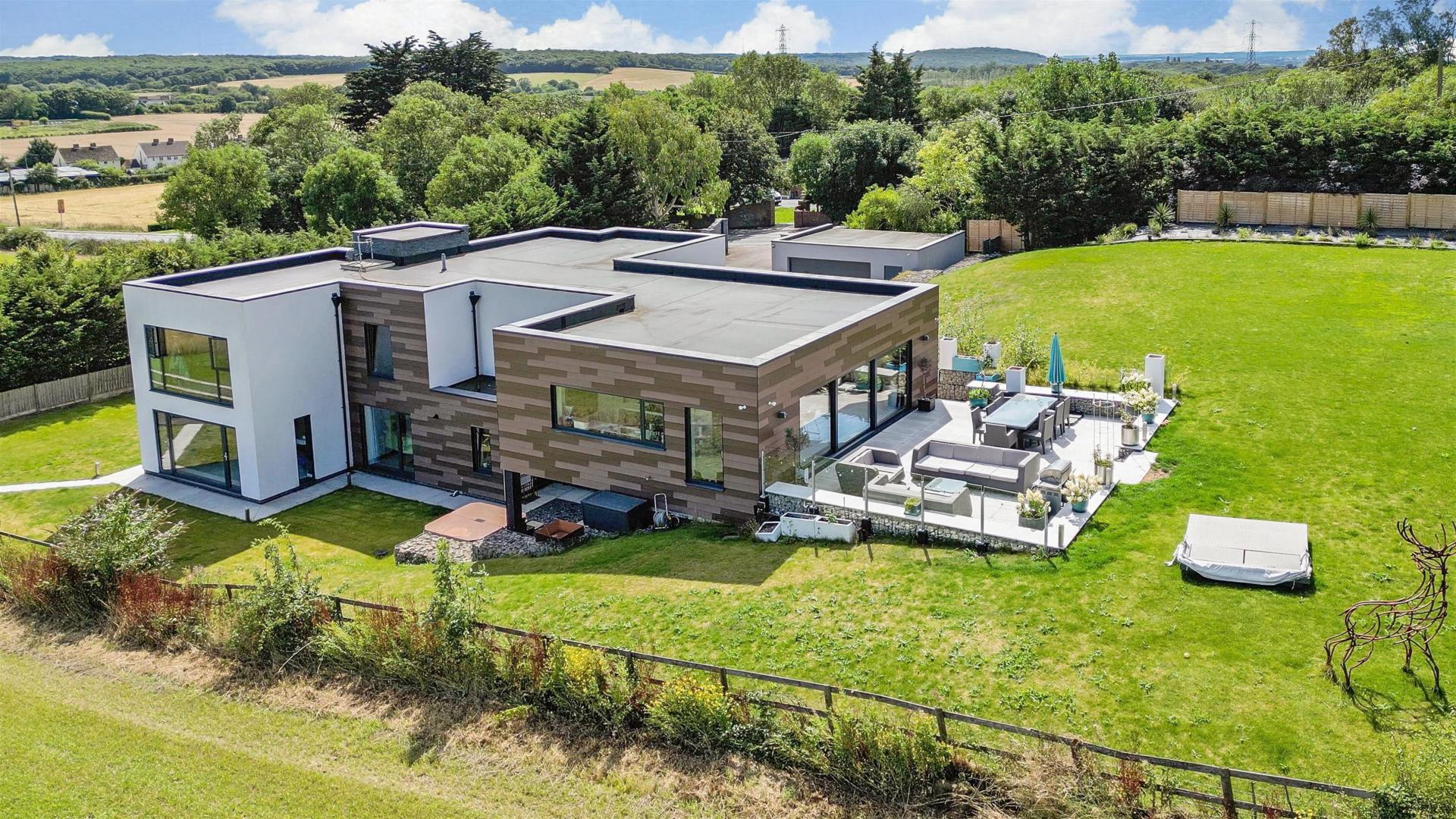 Detached House for sale with 5 bedrooms, Clapham Hill, Whitstable